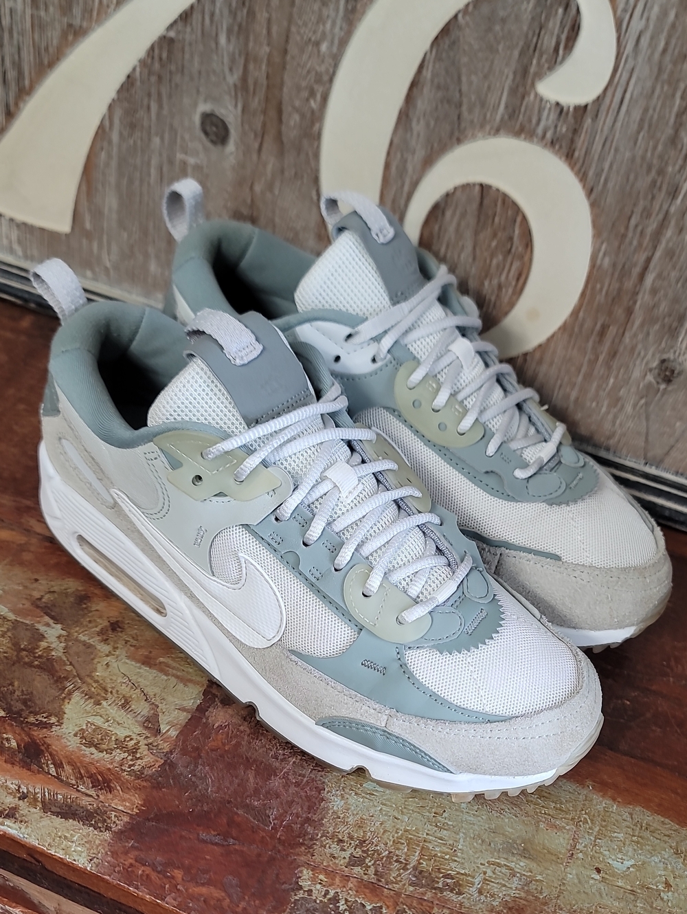Nike Wmns Air Max 90 Futura "Mica Green" Wmns 8.5 Good Condition Fast Shipping